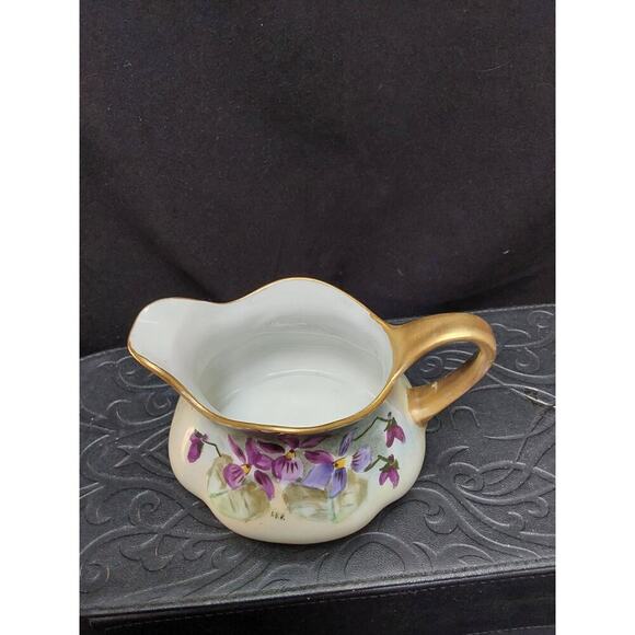 Bavarian hand painted creamer number 592 purple pansies with gold trim - Picture 2 of 5